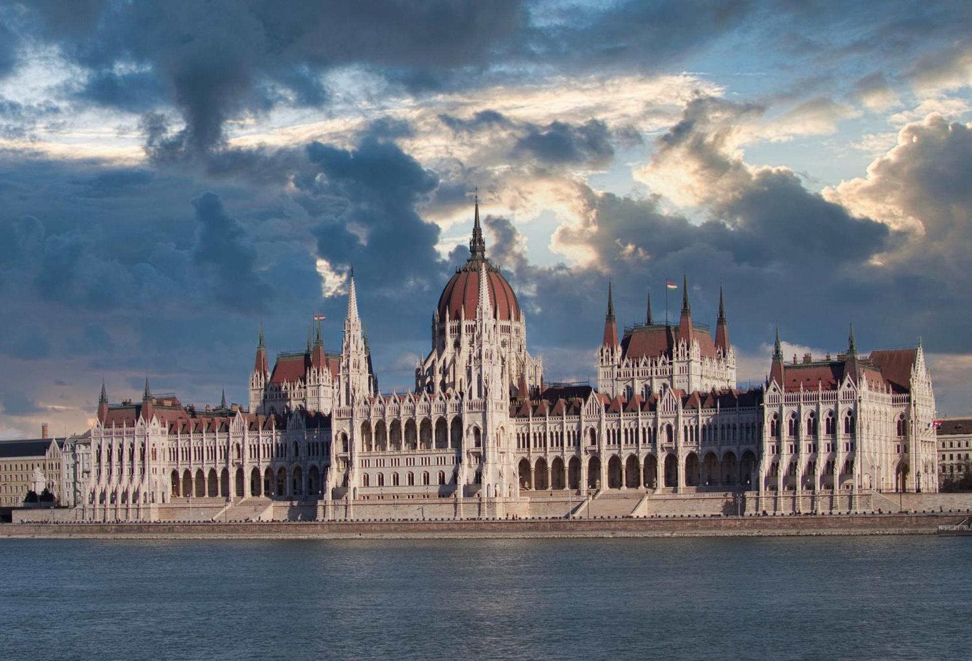 U Home Central Budapest Extérieur photo